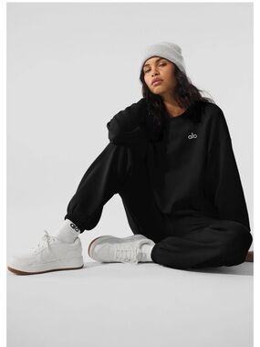 ALO Yoga White Leather Athletic Sneakers with Gum Sole